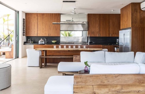 Isla Mujeres Villa | Intoxicating Ocean Views! 4-6 bedrooms