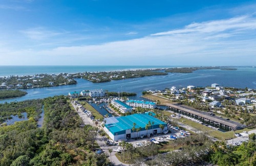Palm Island Apartment | Intracoastal Waterfront Luxury Condo