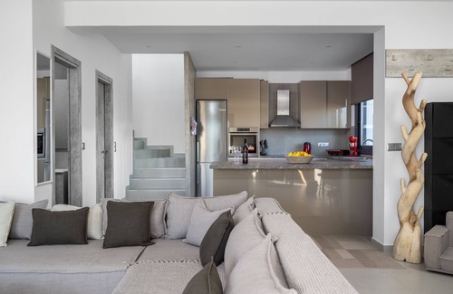 Petaloudes Villa | Introducing our Brand-new Penelope Villa. You can Enjoy the Spectacular Sunsets