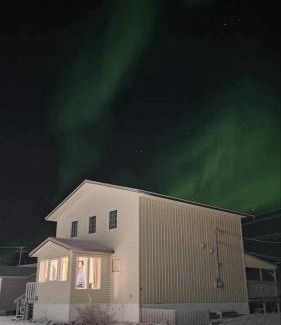 Churchill House | Inukshuk Rooms