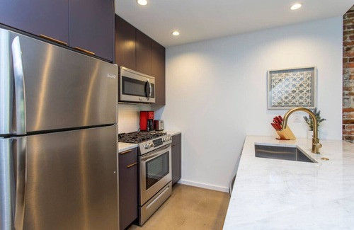 Washington Square West House | Inventors' Loft - Luxury, Upscale, Quiet 2BD!
