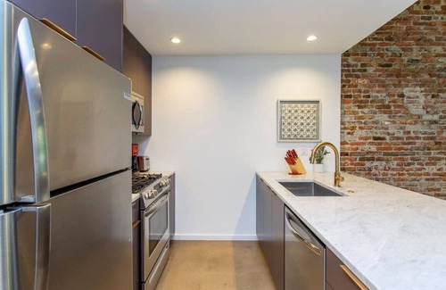 Washington Square West House | Inventors' Loft - Luxury, Upscale, Quiet 2BD!