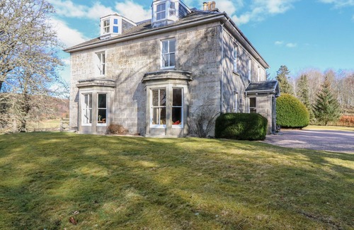 Grantown-on-Spey Cottage | INVERALLAN HOUSE, pet friendly, with open fire in Grantown-On-Spey