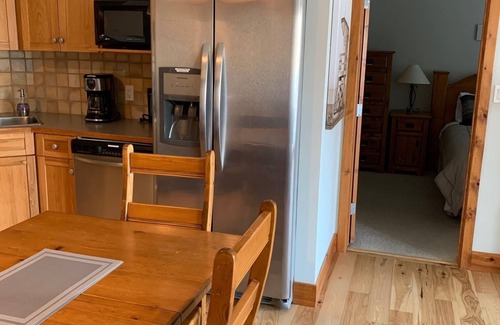 East Kootenay Condo | Invermere's Heron Point - 2 Br Condo, Pool, Hot Tub, Beach, Tennis, Park Pass!
