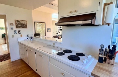 Inverness House | Inverness Beach House - Hot Tub on Tomales Bay