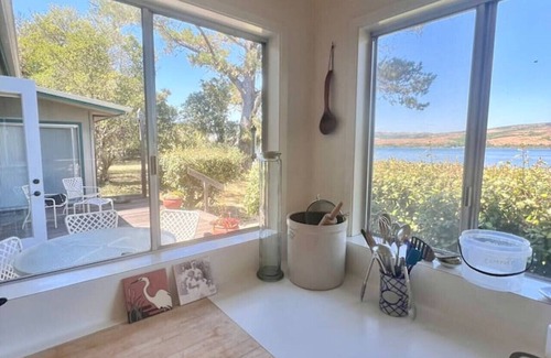 Inverness House | Inverness Beach House - Hot Tub on Tomales Bay