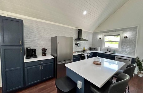 Rogers Cabin | Inverness Cabin - romantic, luxury, hot tub, sauna