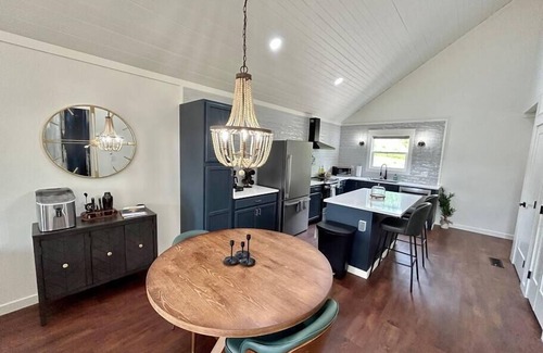 Rogers Cabin | Inverness Cabin - romantic, luxury, hot tub, sauna
