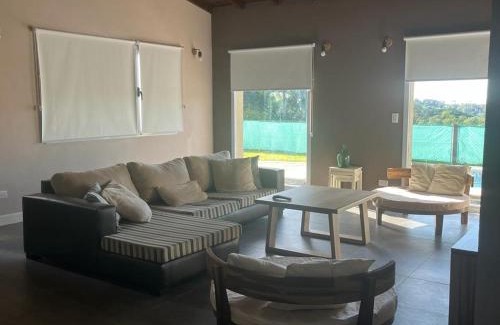 Sierra de los Padres House | Invierno en Sierra de los Padres, relax y naturaleza Piscina climatizada Casa María del Carmen, FRENTE a las Sierra y Golf Club excelentes vistas