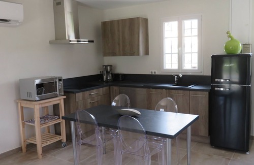 Menerbes Cottage | Invitation to idleness (2)