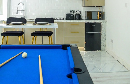 Bradford House | Inviting 1-Bed House in Bradford