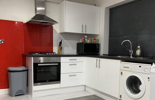 Lacey Green House | Inviting 2-bed Fully Furnished House-high Wycombe