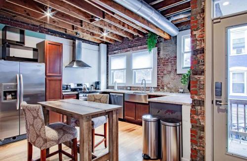 Trinidad House | Inviting 3-Lvl DC Townhome Walk to METRO Station & Union Market H Street NoMa Union Station