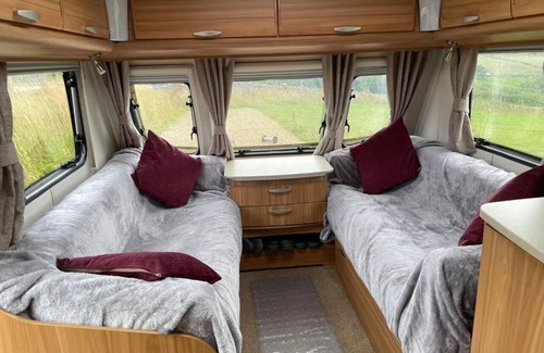 Pecket Well Ski Chalet | Inviting 4 Berth caravan in Hebden Bridge