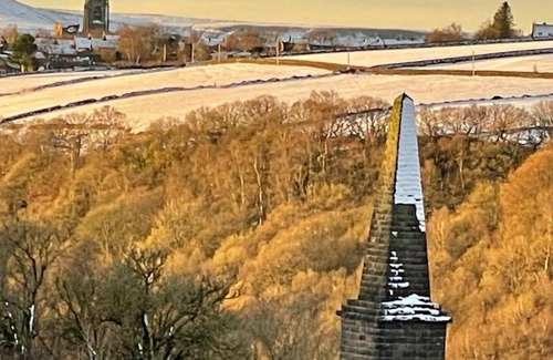 Pecket Well Ski Chalet | Inviting 4 Berth caravan in Hebden Bridge