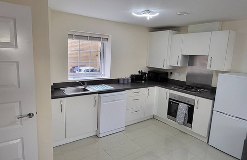 Congerstone House | Inviting 6-Bed House in Nuneaton