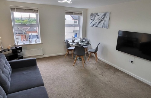 Congerstone Apartment | Inviting 6-bed House in Nuneaton