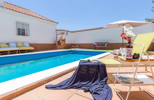 Guillena House | Inviting and comfortable cottage with all amenities for a successful vacation.