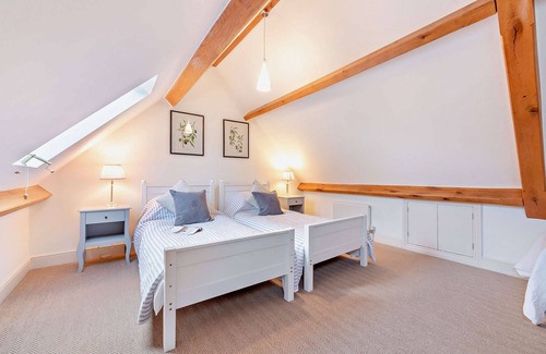 Freeland Cottage | Inviting and cosy dog friendly holiday cottage - Elm Farm Annex