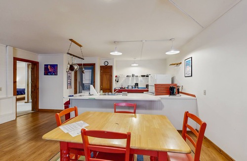 Bar Harbor Apartment | Inviting apartment near downtown and Acadia National Park - dog-friendly