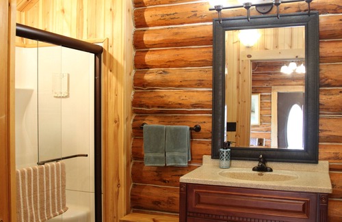 Martinsville Cabin | Inviting Cabin in Albany, MO. Enjoy the nature, fishing and breathtaking views.