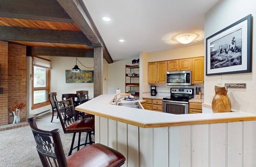 Steamboat Springs House | Inviting condo near Steamboat Ski Resort with pool & hot tubs