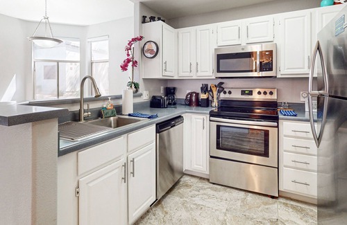 Central Scottsdale Condo | Inviting Condo w/a Shared, Heated Pool, Hot Tub, Fitness Room & Sauna