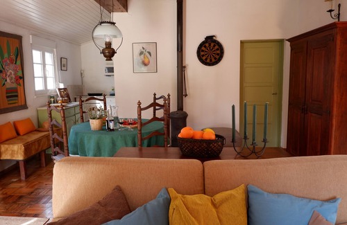 Torres Novas Cottage | Inviting Country Cottage