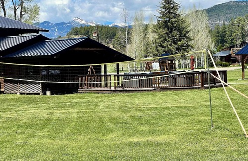 Pagosa Springs House | Inviting Cozy Log Cabin in the Mountains: Perfect for Hot Springs Fun