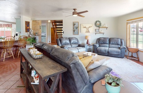Palisade House | Inviting dog-friendly home with hot tub, full kitchen, grill, & W/D