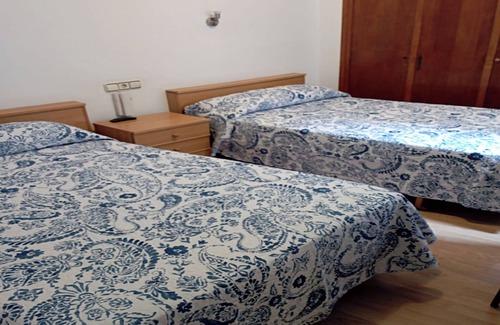 Luarca House | Inviting double room with private bathroom
