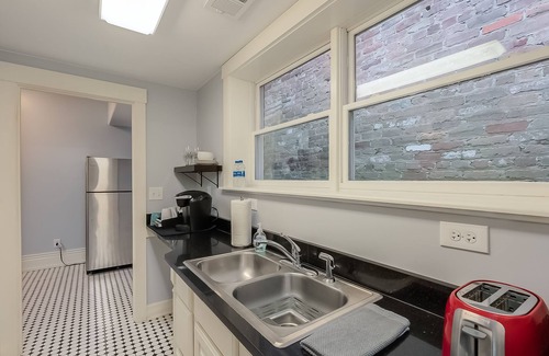 Frankfort Apartment | Inviting Downtown Guest Suite