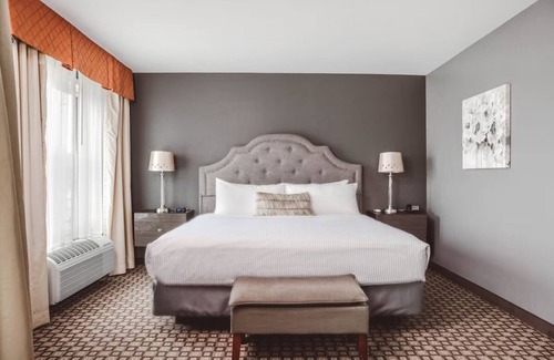 Zion Hotel | Inviting Firepit Nights, Peaceful Days w/Jacuzzi, Books & Garden Spaces