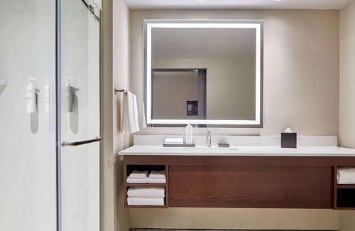 Sobro Hotel | Inviting Getaway in Nashville's Historic District! Indoor Pool, Pets Allowed!