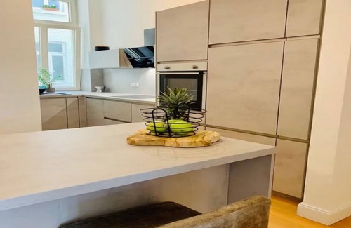 Straubing House | Inviting holiday home with balcony or terrace