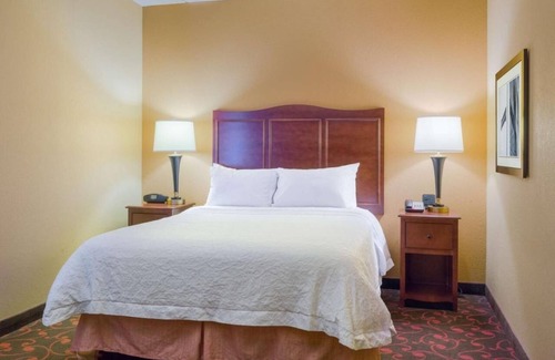 Carlisle House | Inviting Retreat with In-Room Movies and Free Breakfast – Steps from I-76 Access