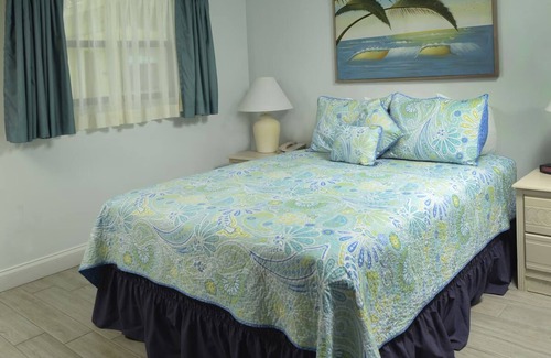 Melbourne Beach Resort | Inviting Room with Balcony - Steps from Indialantic Beach