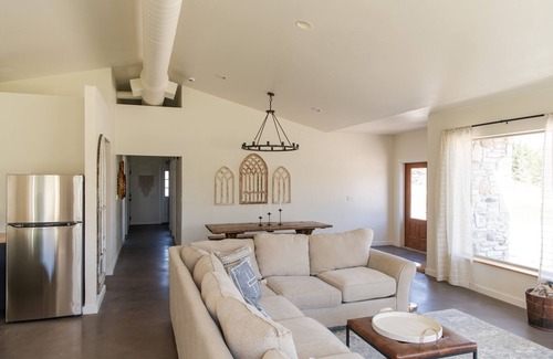 Ephraim House | Inviting Sister Bay retreat