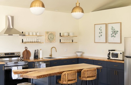 Ephraim House | Inviting Sister Bay retreat