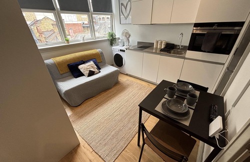 Broad Green Apartment | Inviting Studio Apartment - Central Croydon London