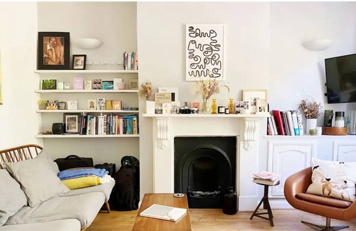 Homerton Apartment | Inviting Vintage Style 1BD near Hackney Central