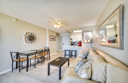 Northeast Virginia Beach Condo | Inviting Virginia Beach Condo w/Community Pool