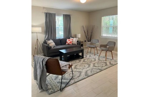 Royal Oak Golf Country Club House | Inviting You to Our Roomy n Cozy 3bd 2.5 bath Home