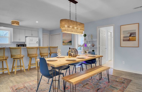 Sullivan's Island House | Ion by AvantStay | Walk to Beach, Dining, Shopping | Central Location | Deck