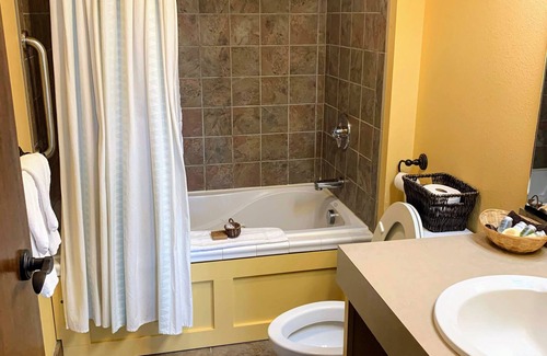 Ames Bed & Breakfast | Iowa House