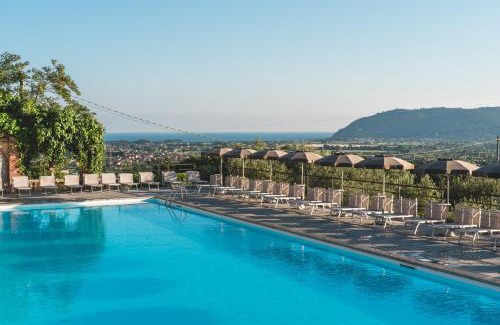 Castelnuovo Magra Resort | Ippotur Medieval Resort