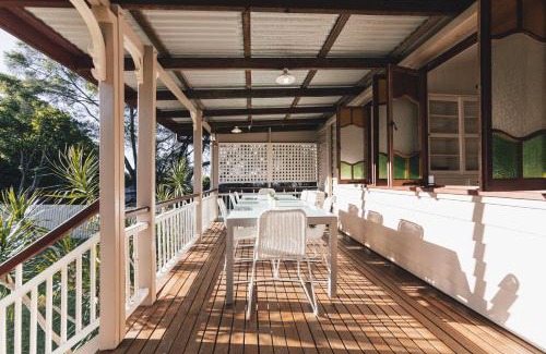 Eastern Heights House | Ipswich Central Colonial 4&2 house + 2&1 apartment