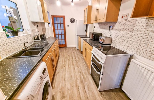 Ipswich House | * Ipswich Suffolk Contractor Holiday Short Stay *