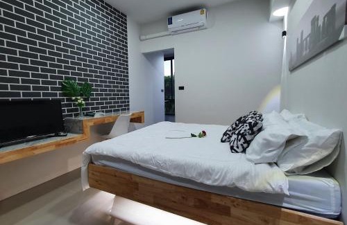 Phra Pradaeng Apartment | Irich residence South Samrong 6 Kms BTS-Pu Chao