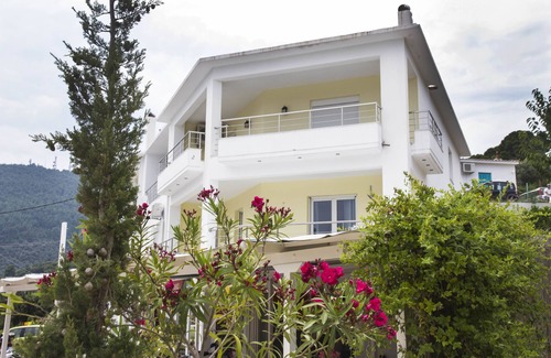 Skiathos Town Apartment | Iridanos Apartments